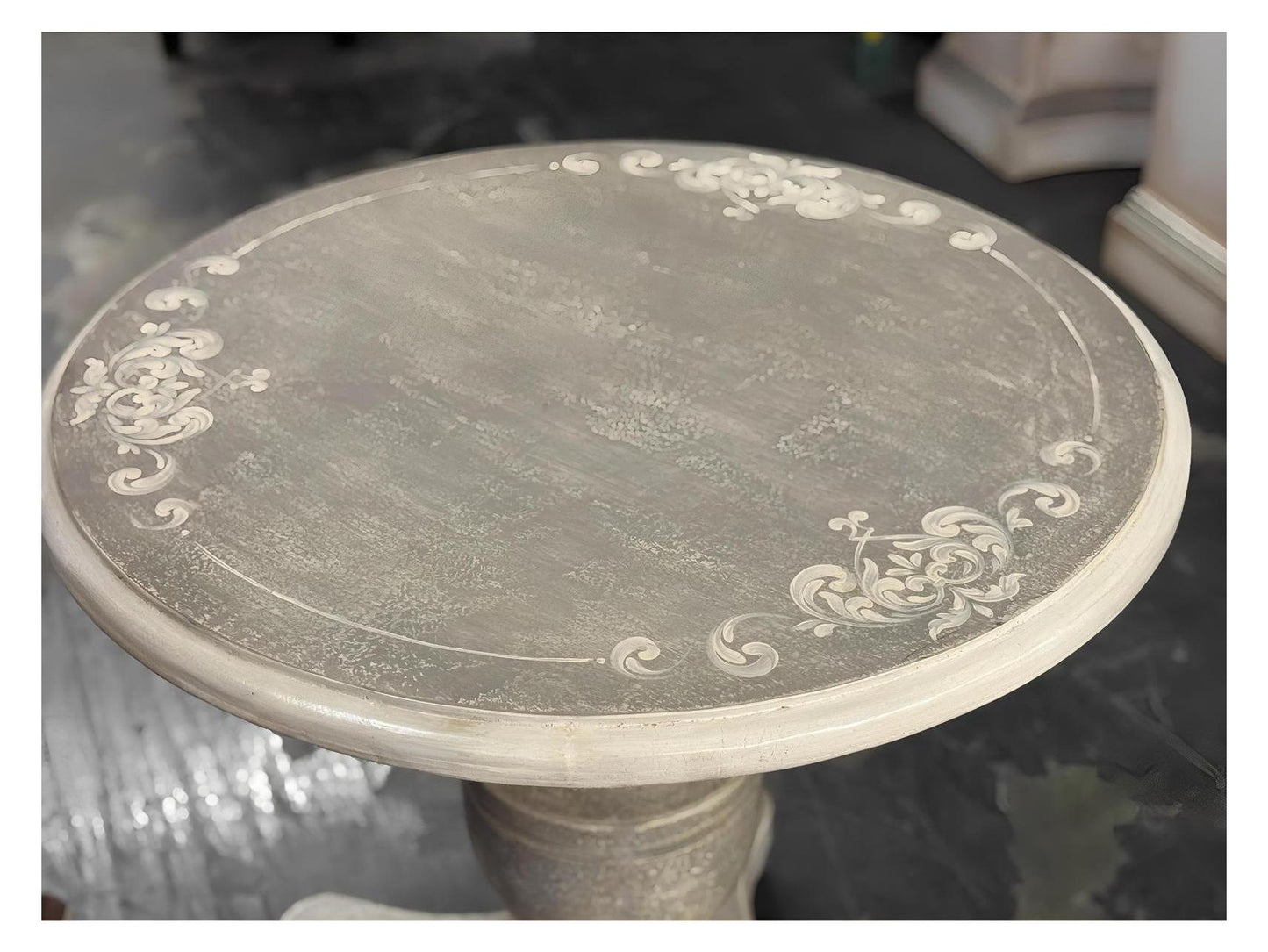 Saint-Antonin-Sur-Bayon Round Counter Height Table In Walnut, Compact 32-Inch Design