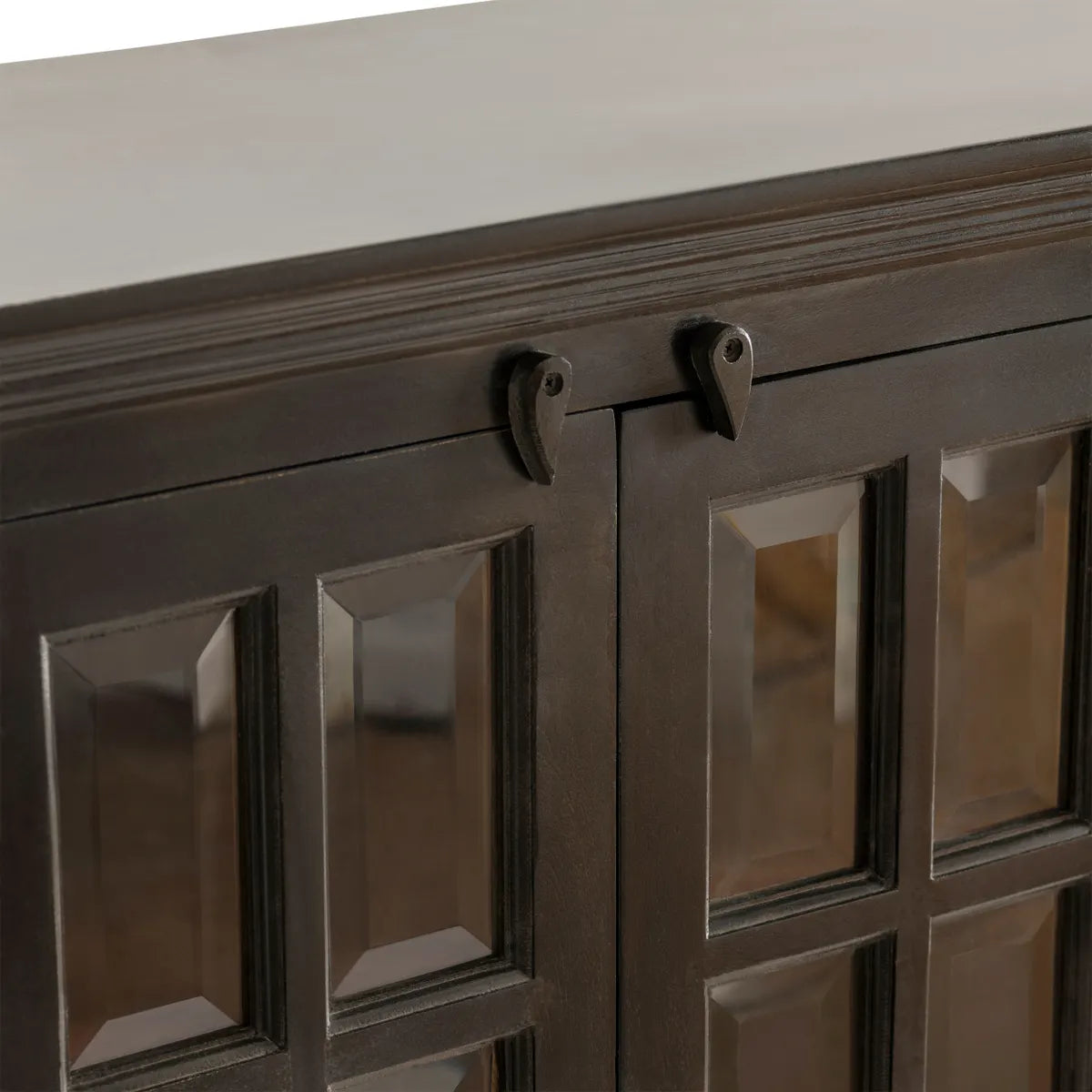 Valemont Sideboard - Black - Traditional