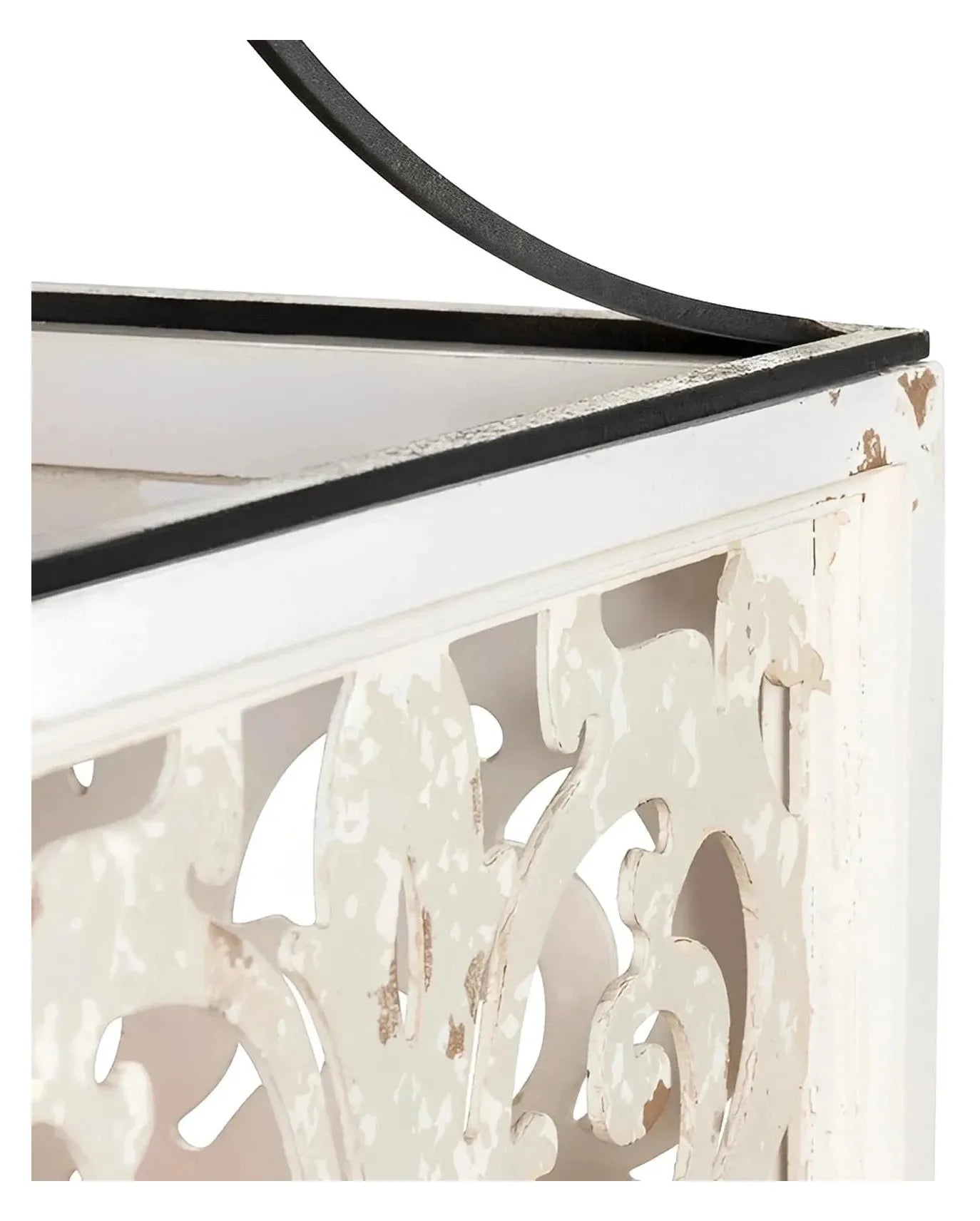 Albali of Salem Pendant, Farmhouse