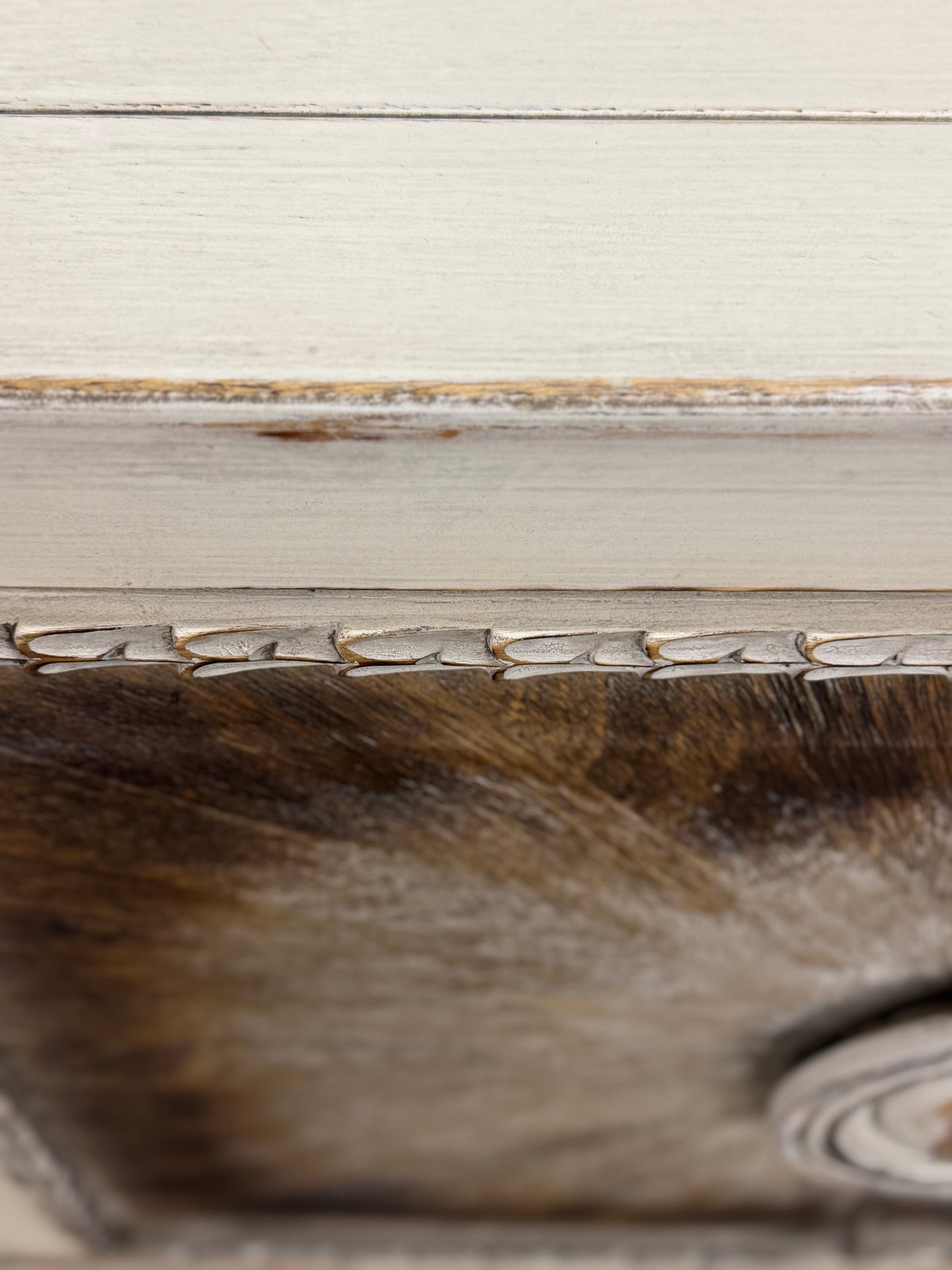 Chamerolles Ivory Handcrafted Dining Room Buffet Table In Antique Finish 19.5 x 78 x 36