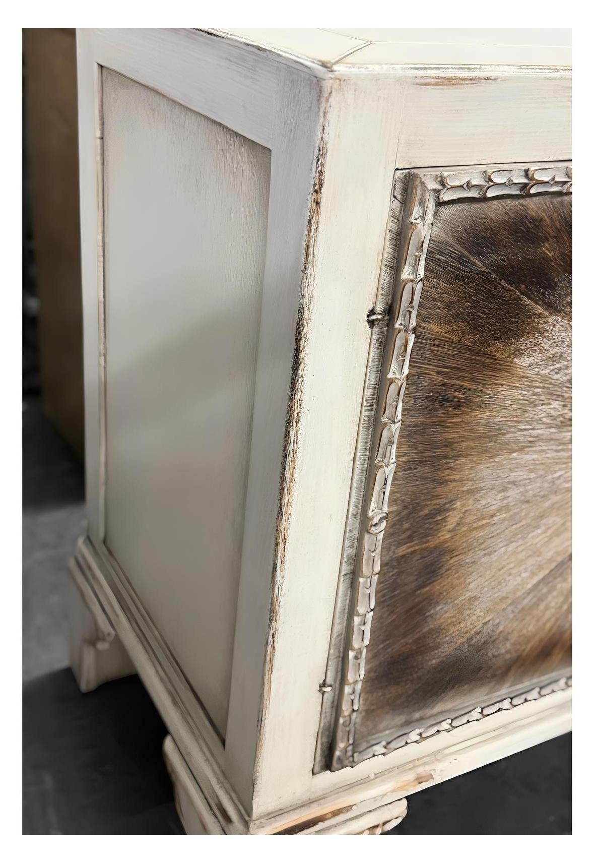 Chamerolles Ivory Handcrafted Dining Room Buffet Table In Antique Finish 19.5 x 78 x 36