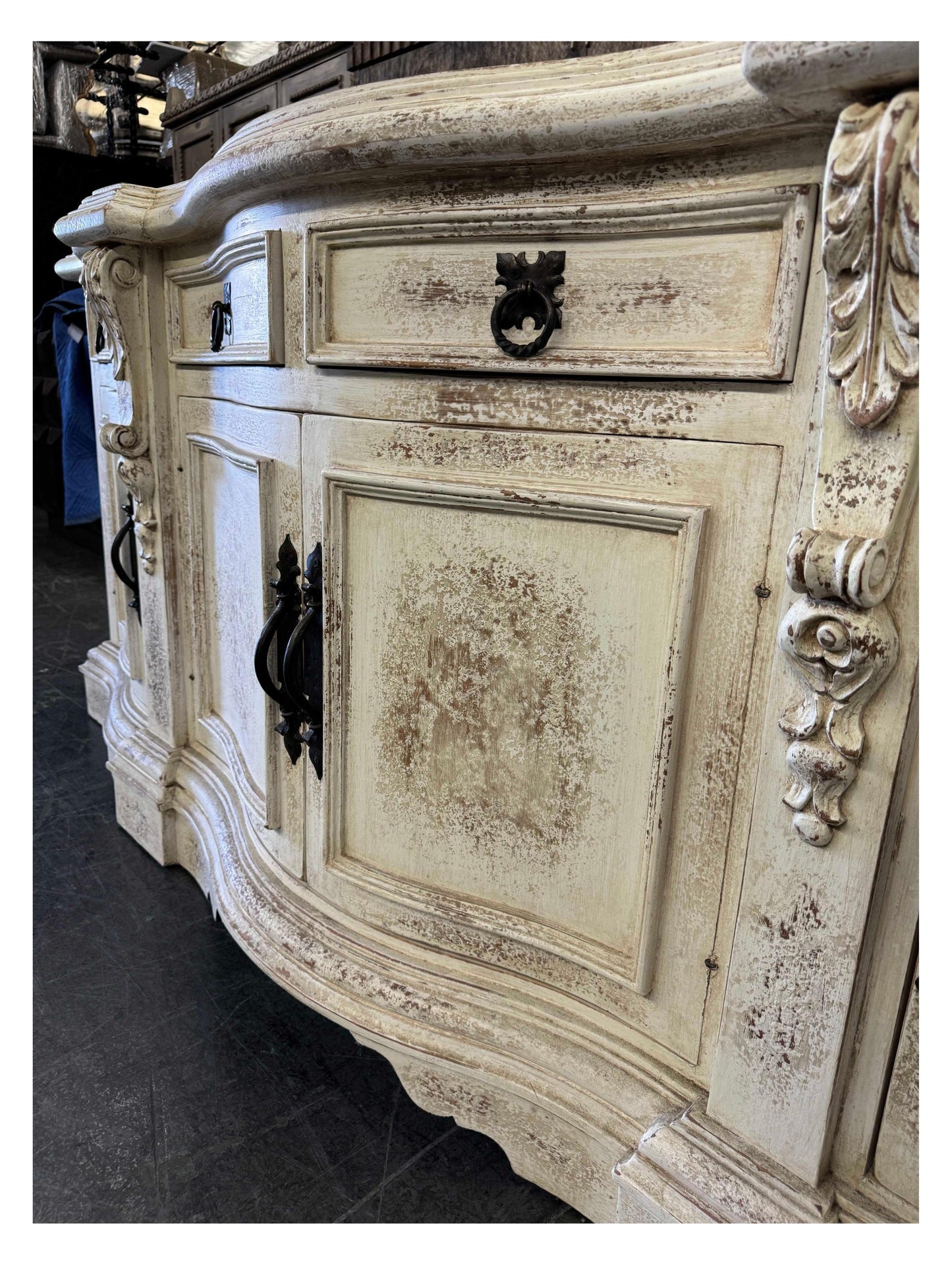 Montigny-le-Gannelon Distressed Ivory Dining Buffet Table With Timeless Craft