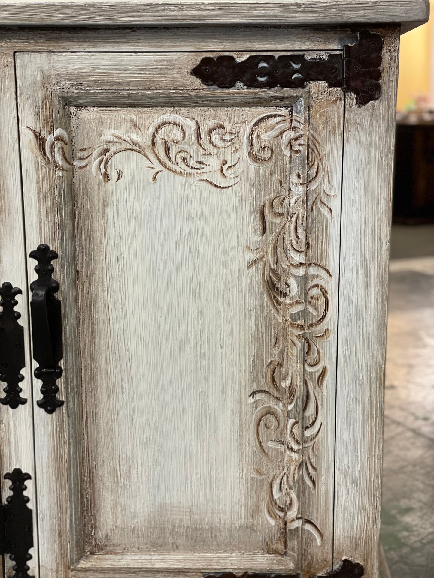 Manoir Orsay Avignon Ivory Handcrafted Dining Room Buffet Table Signature - 18.5 x 82 x 42