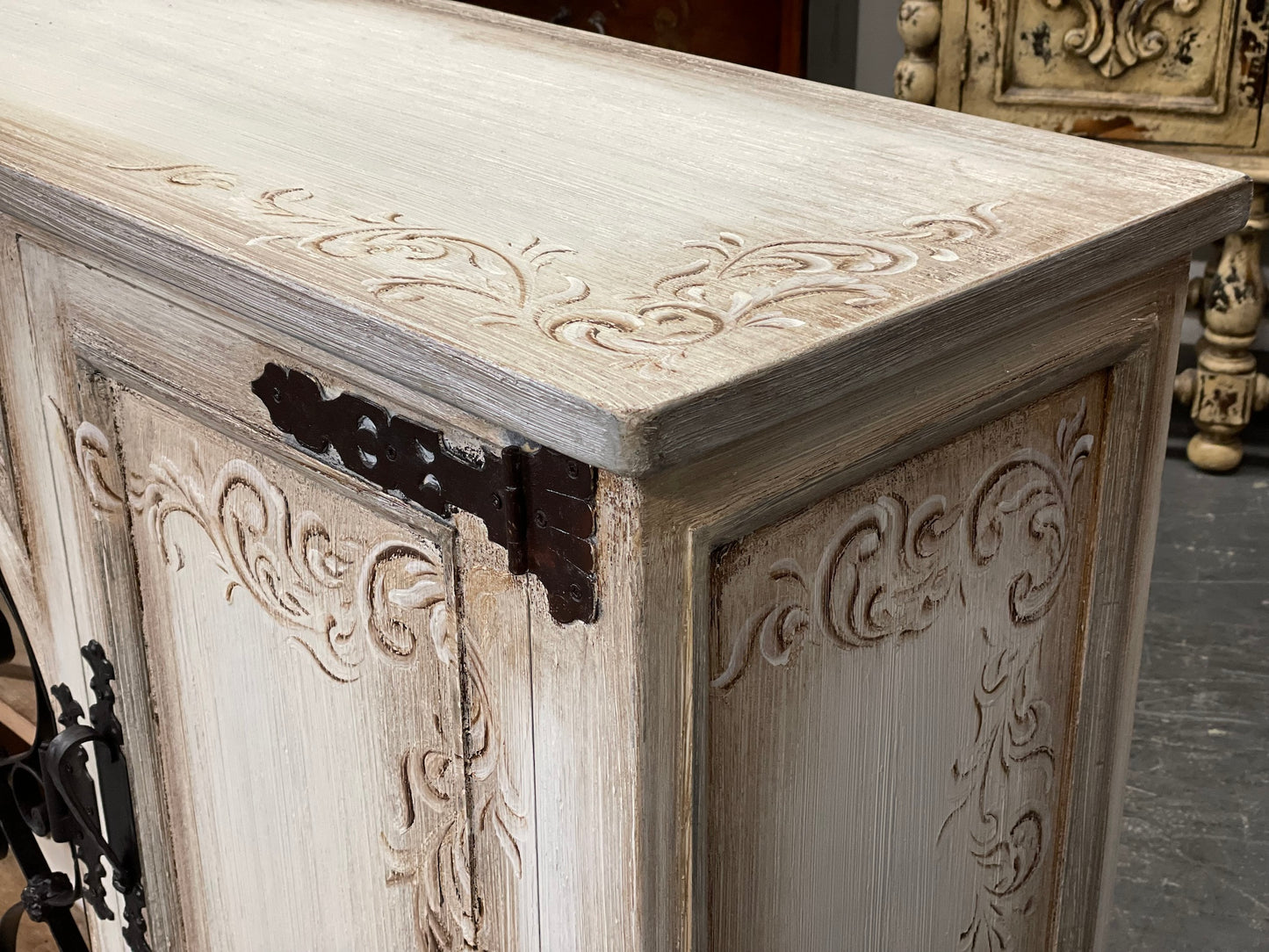 Manoir Orsay Avignon Ivory Handcrafted Dining Room Buffet Table Signature - 18.5 x 82 x 42