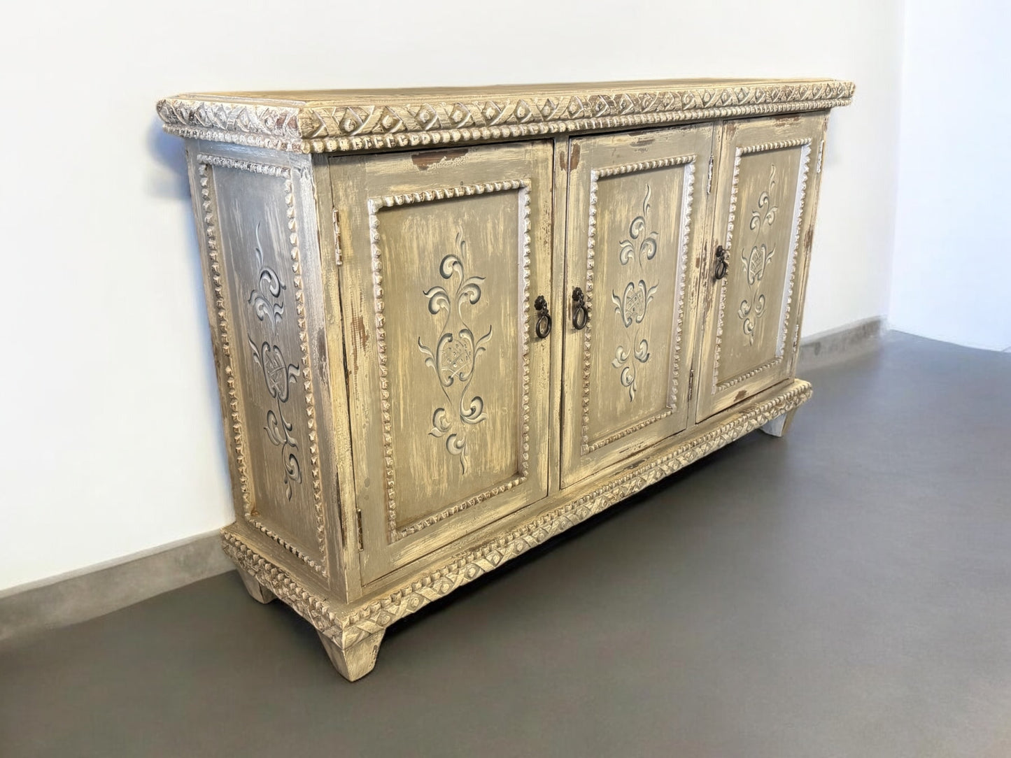 Seville Antique Gold European Manor Dining Room Buffet Table Handcrafted And Distressed Finish - 18 x 67 x 40