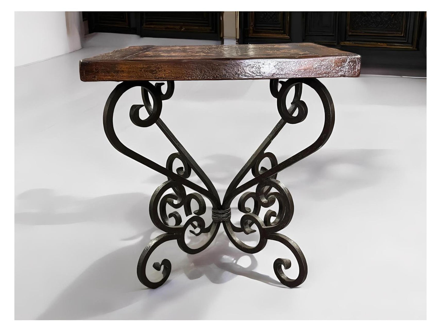 Noirmoutier-en-l’Île End Tables (2-Pack), Dark Brown, Ornate Gold-Embossed Top, Wrought Iron Scroll Base