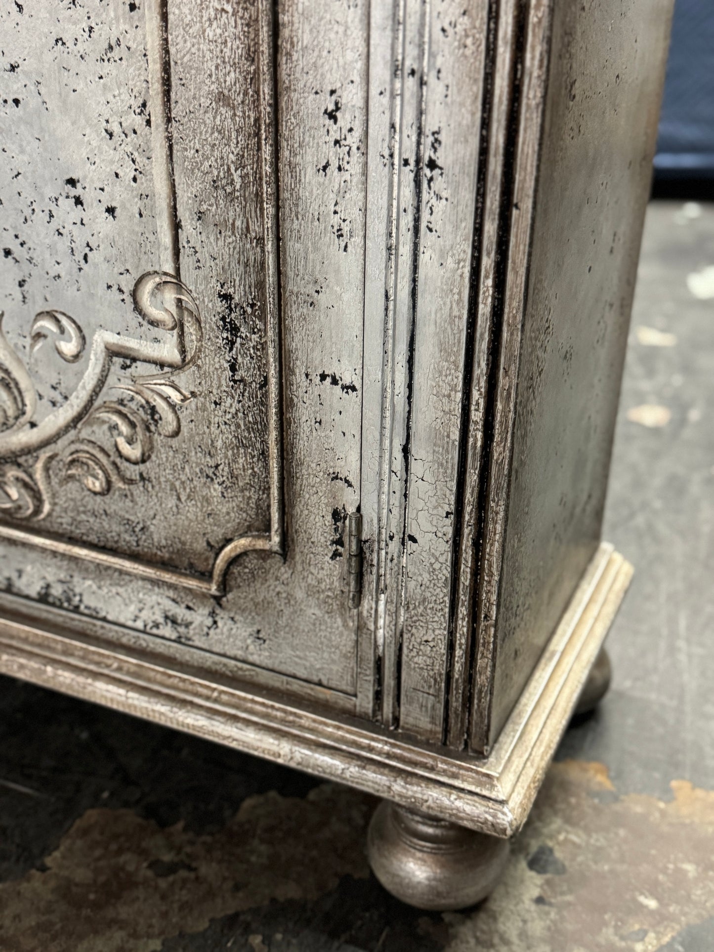 Valencia European Estate Weathered Gray Handcrafted Dining Room Buffet Table - 13 x 90 x 41