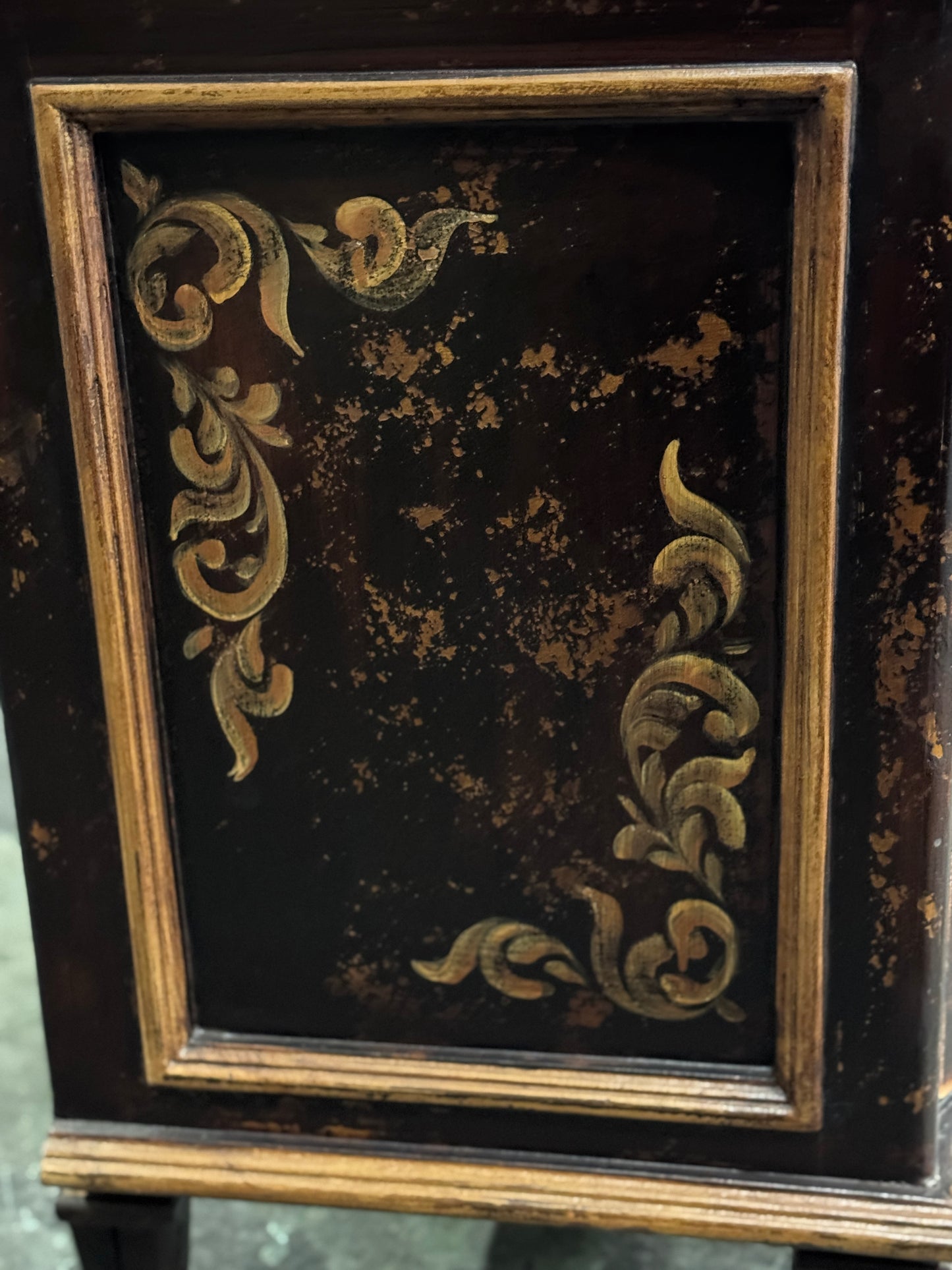 Chaumont-sur-Loire Nightstands (2-Pack), Black With Antique Gold Accents, Distressed Floral Scroll Finish