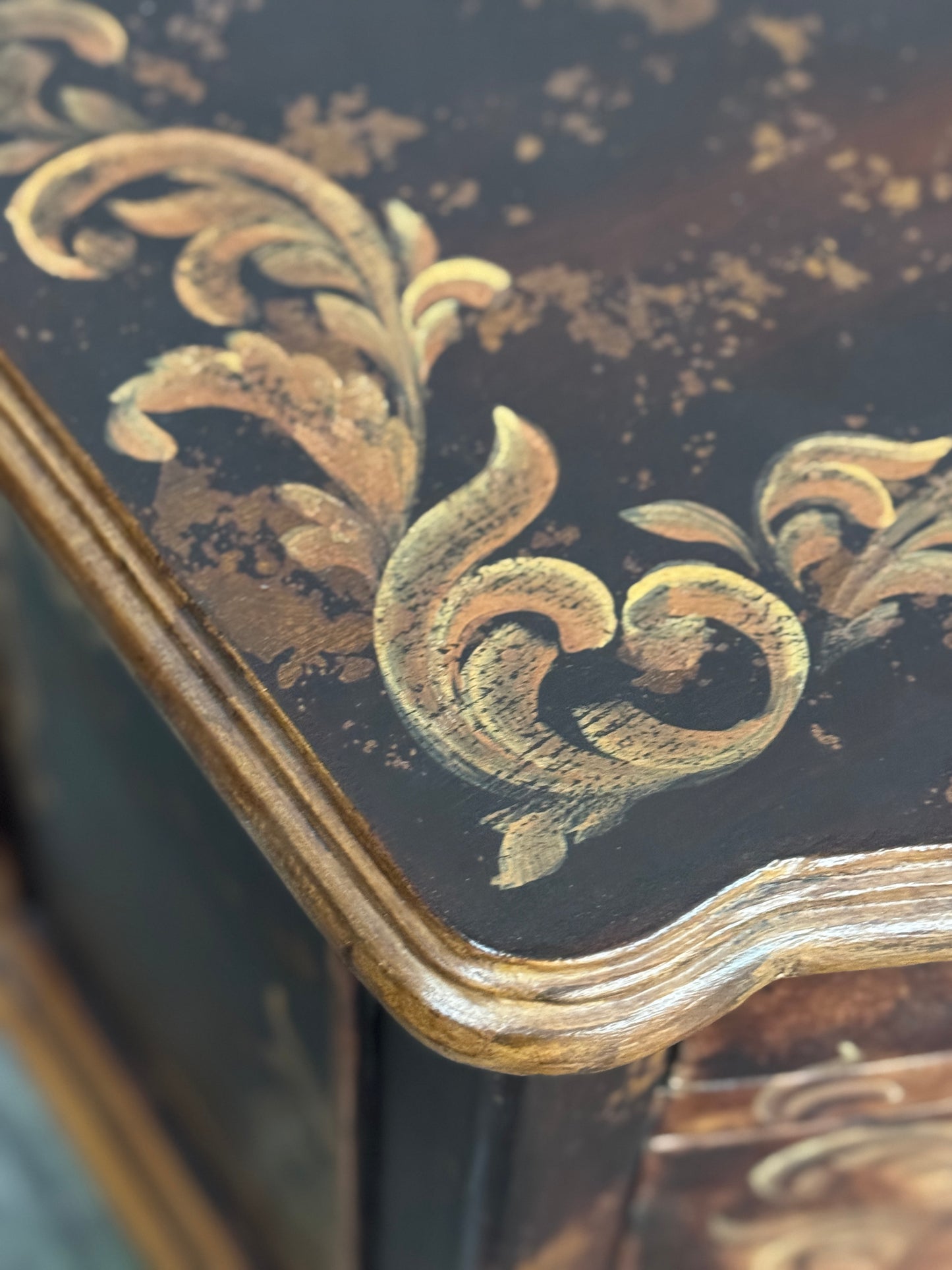 Chaumont-sur-Loire Nightstands (2-Pack), Black With Antique Gold Accents, Distressed Floral Scroll Finish