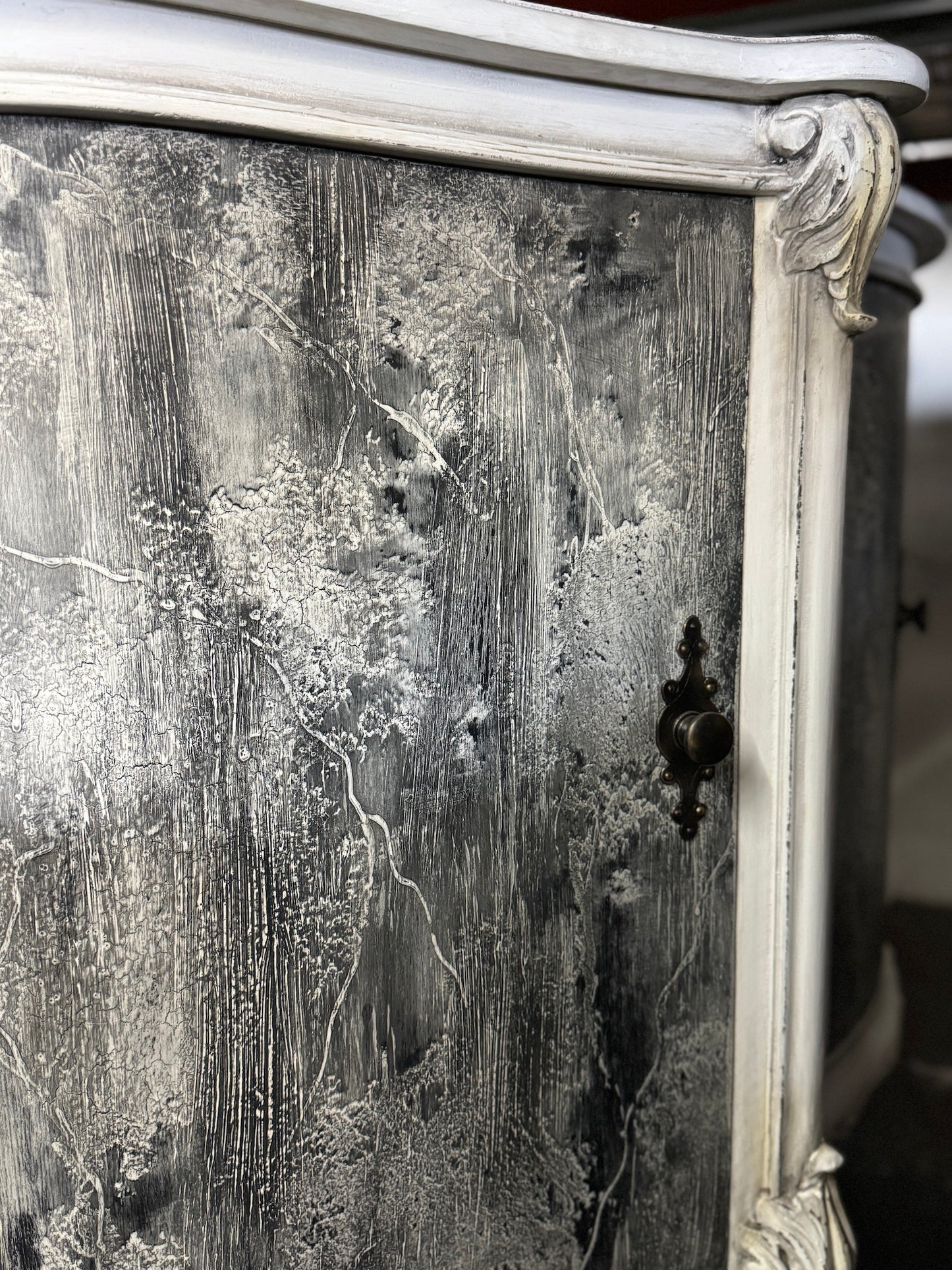 Lysandre Versailles Antique White Dining Room Buffet Table - 22 x 75 x 40