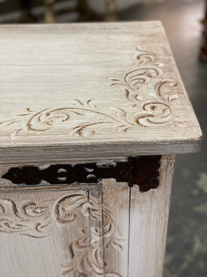 Manoir Orsay Avignon Ivory Handcrafted Dining Room Buffet Table Signature - 18.5 x 82 x 42