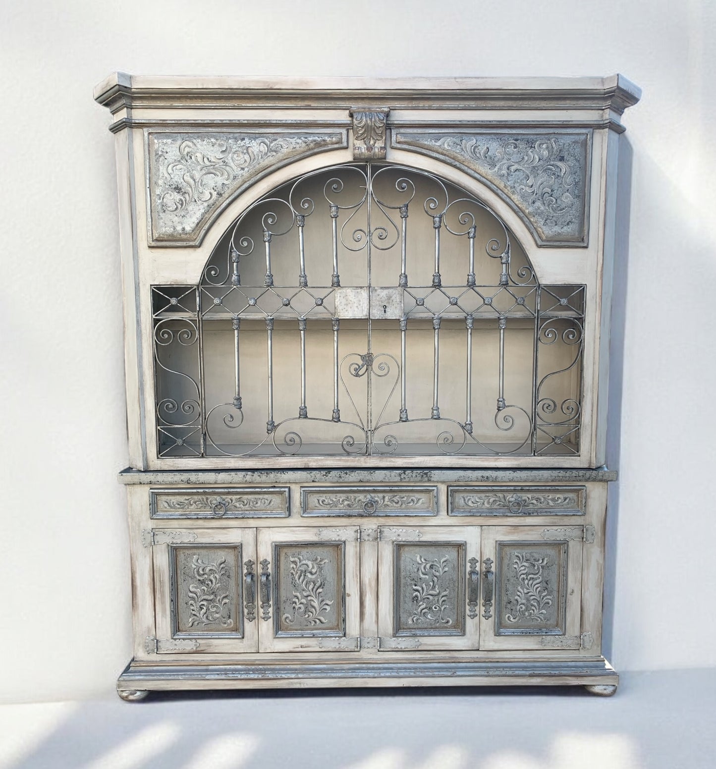 Lafayette Verona Antiqued Ivory Dining Room Buffet Table & Hutch - 16x80x92