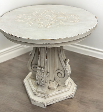 Vallon-Pont-d’Arc End Tables (2-Pack), Distressed White, Carved Acanthus Leaf Pedestal