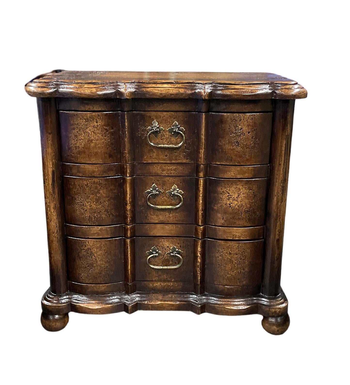 Fouras Nightstands (2-Pack), Antique Brown, Vintage Curved Drawer Fronts With Ornate Brass Handles